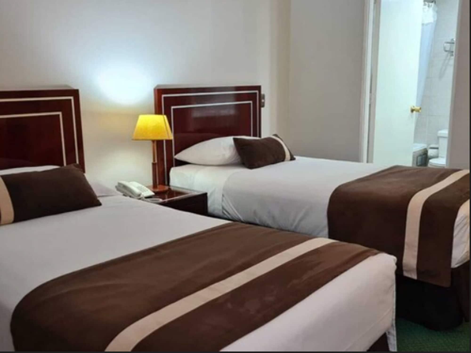 סנטיאגו Hotel Leonardo Da Vinci מראה חיצוני תמונה